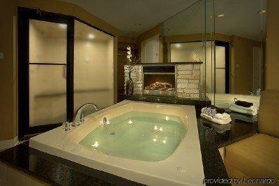 The Champagne Lodge And Luxury Suites Willowbrook Ruang foto